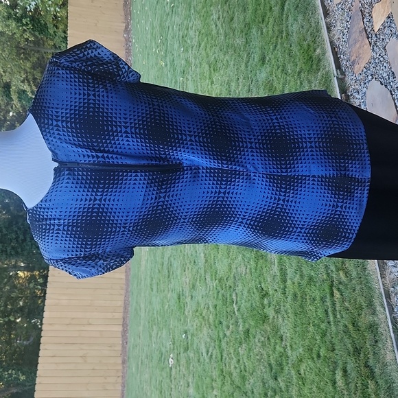 Top - Picture 2 of 3